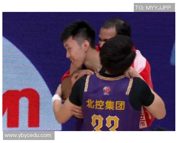 张庆鹏：从篮球场上的拼搏者到生活中的奋斗榜样，激励无数年轻人追梦前行