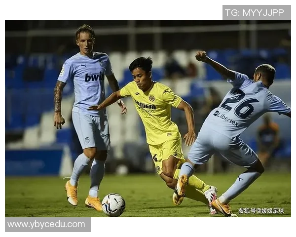 铂斯光荣与西部联的精彩对决展现足球魅力与团队精神的巅峰较量