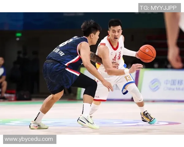 郭艾伦带领中国男篮迎战国际强敌展现篮球魅力与团队精神